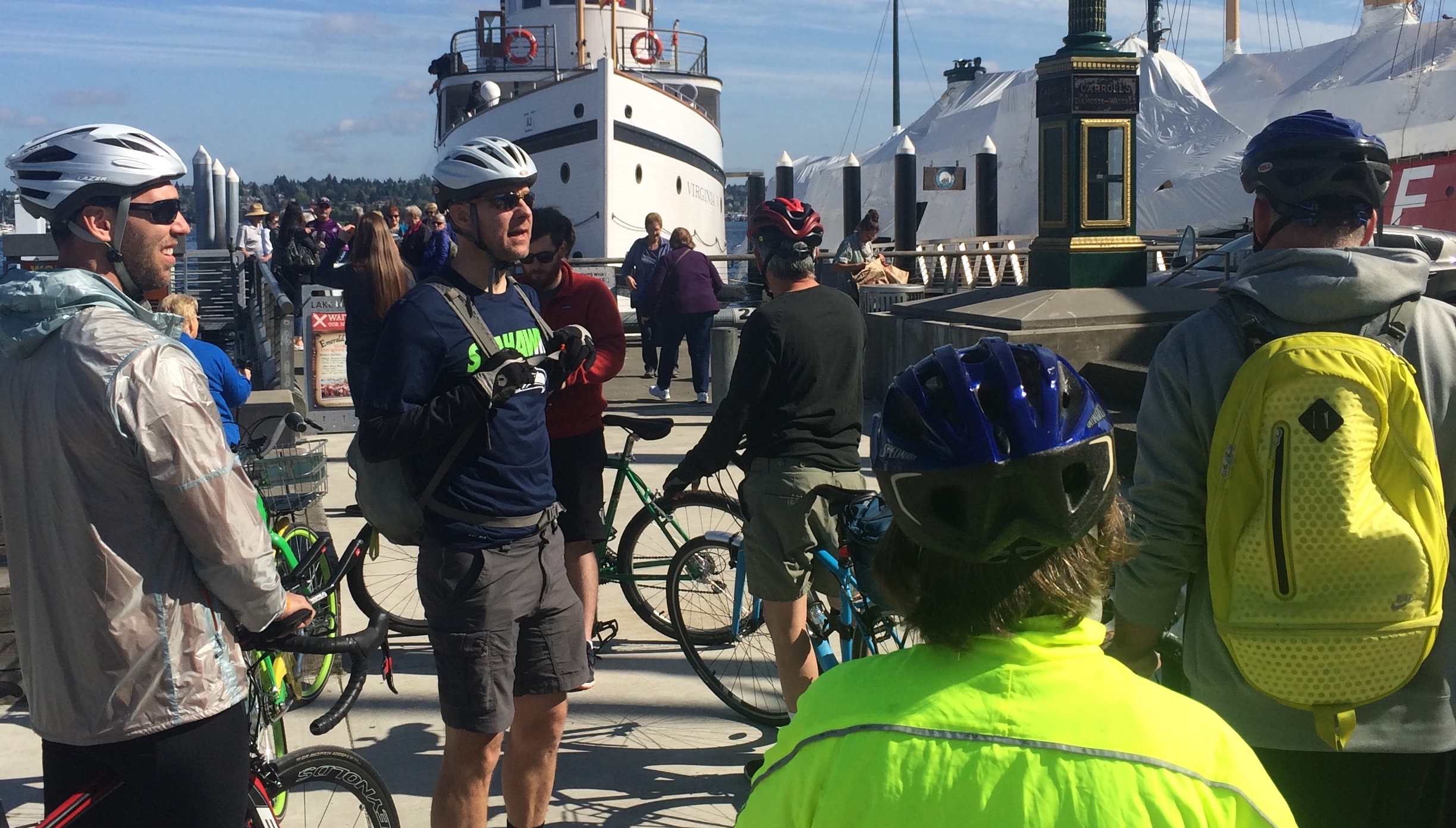 Photo showing the Tour Guide Leader Colin leading a bike tour at the Ballard Locks.